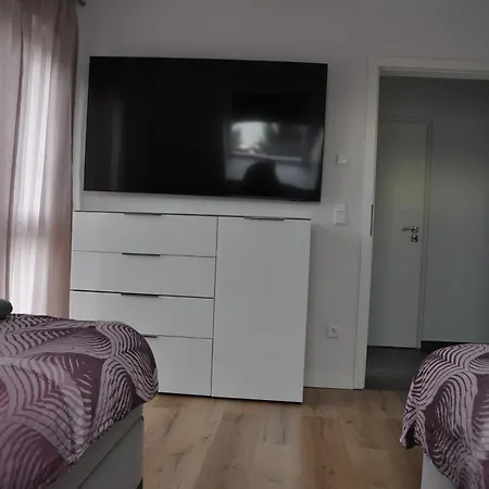 Neubau, Luxus, 3-zi Wohn Fuer Kaffeegeniesser Appartement
